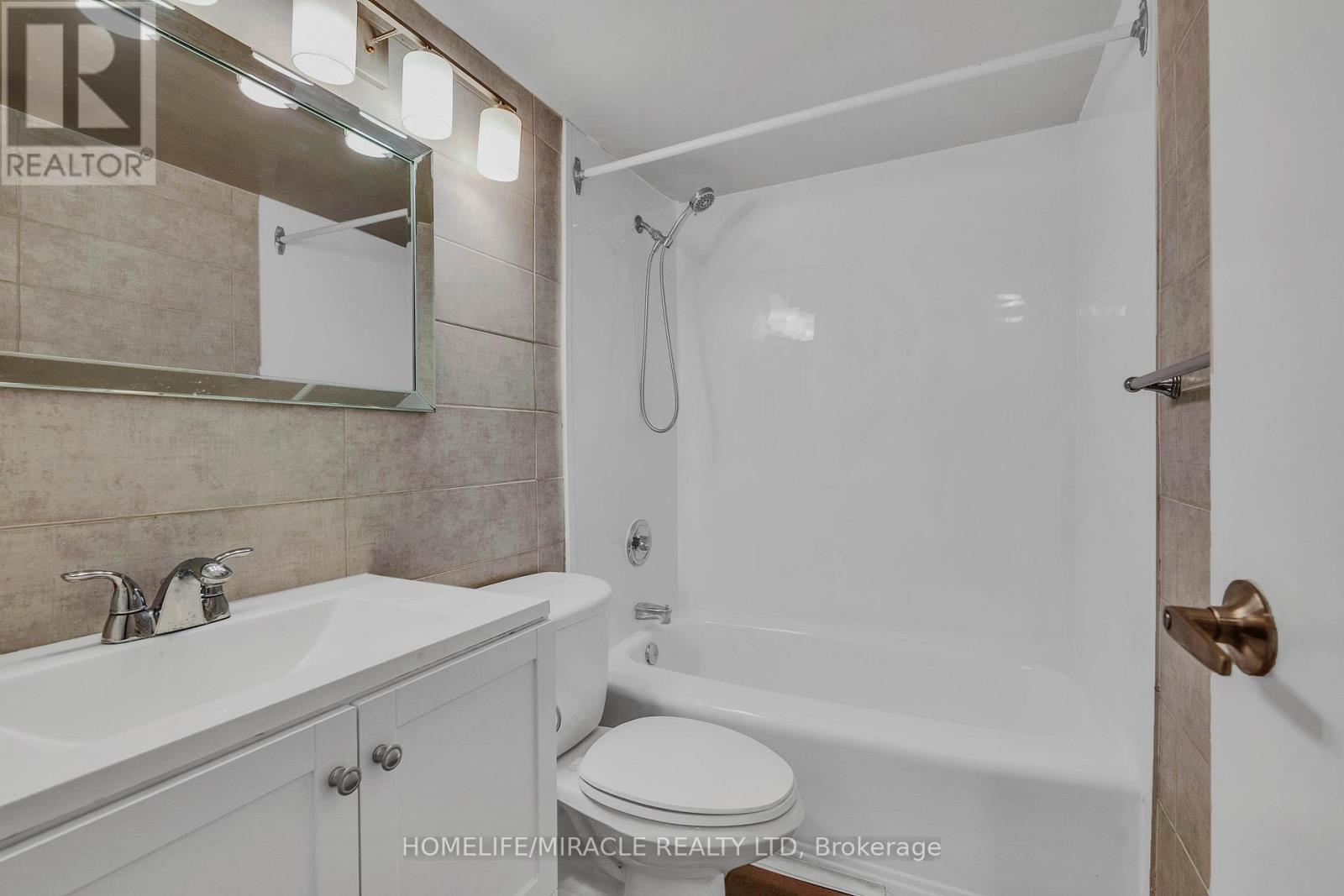 #905 177 LINUS ROAD - 21