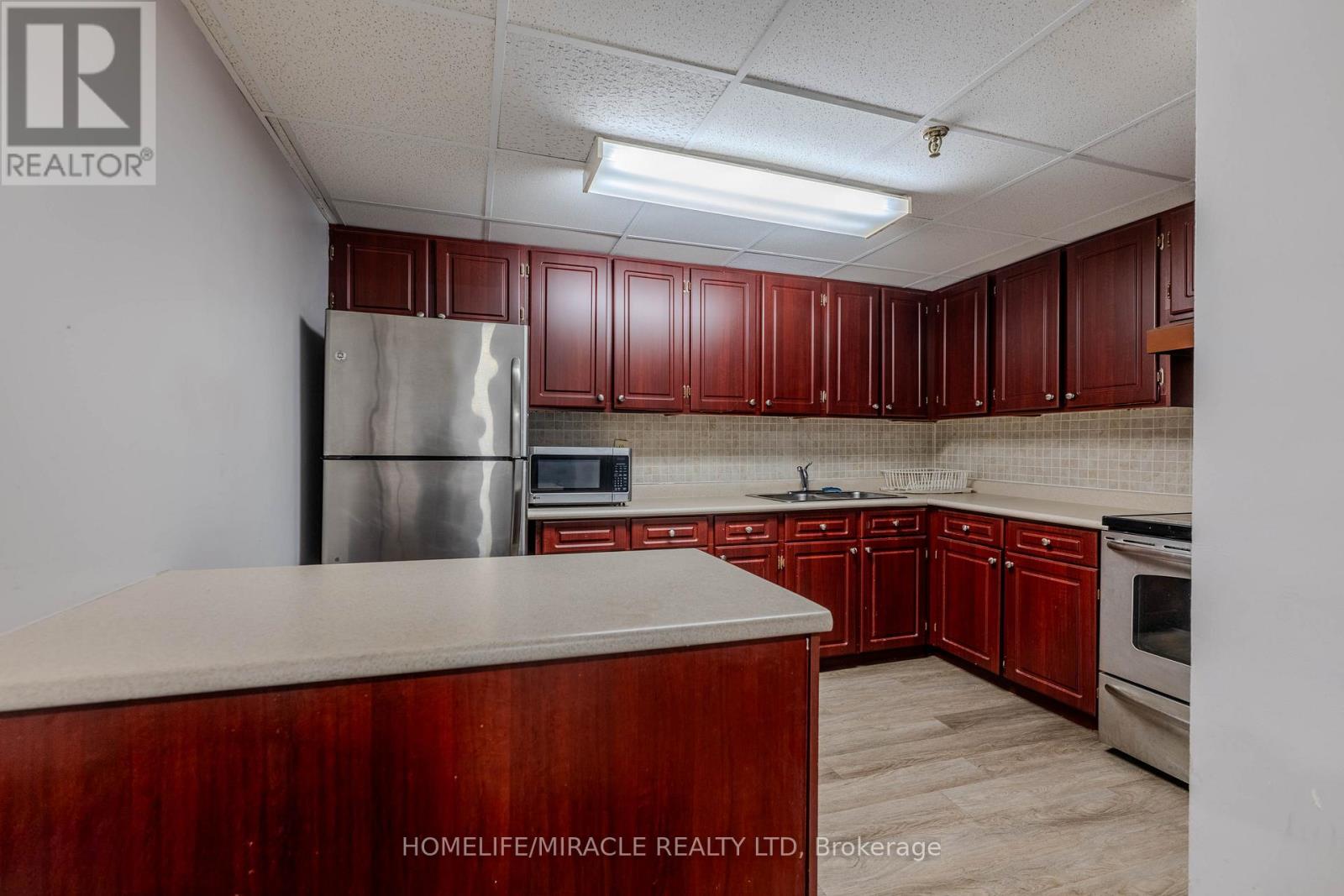#905 177 LINUS ROAD - 34