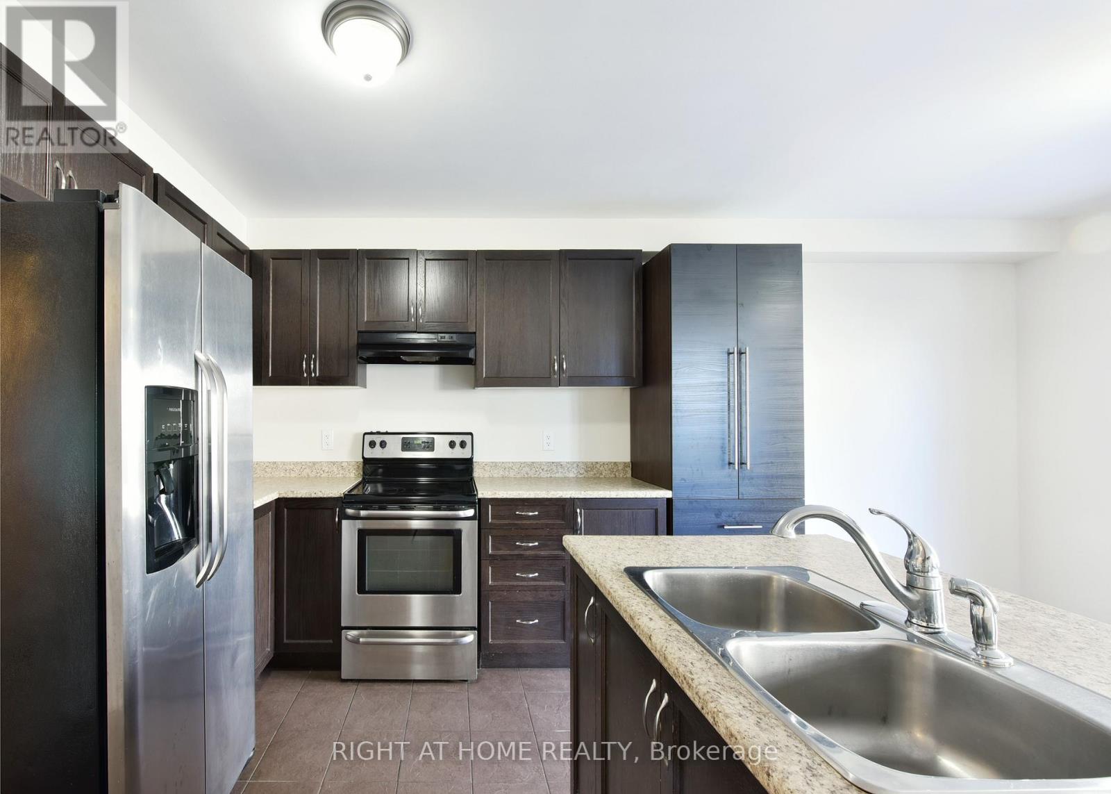 3 Bed, 3 Bath House for Rent in Ottawa – 348 GALLANTRY WAY, Ottawa – MLS# X13074400 - Image 10