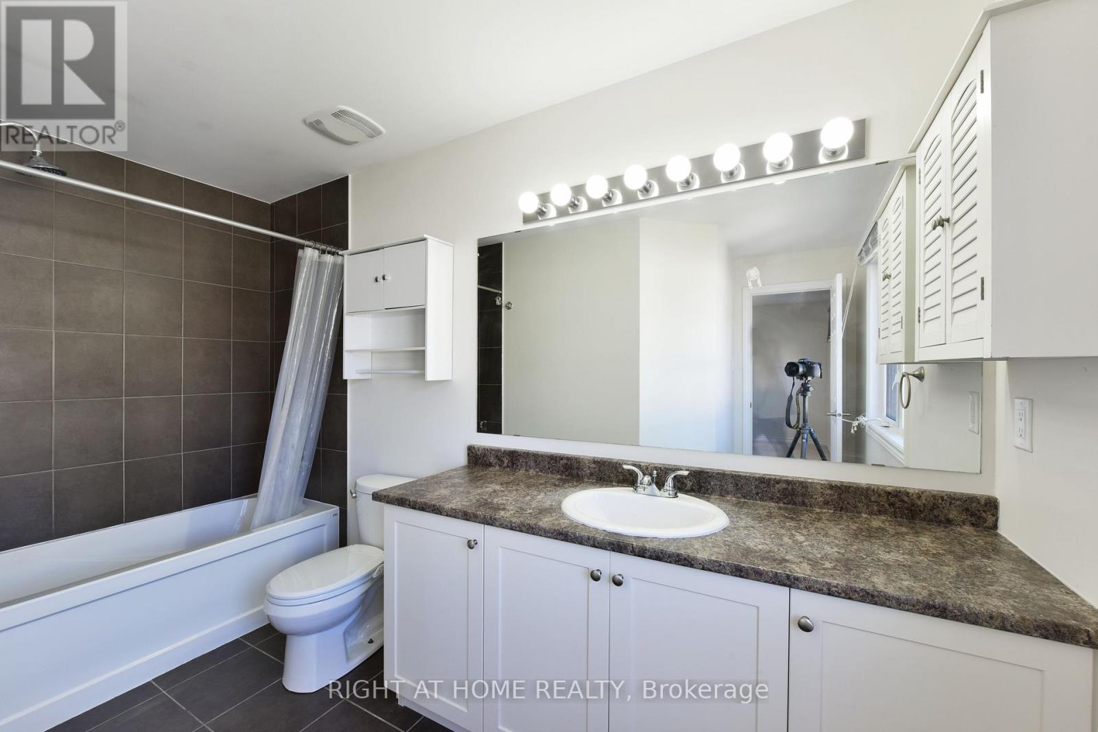 3 Bed, 3 Bath House for Rent in Ottawa – 348 GALLANTRY WAY, Ottawa – MLS# X13074400 - Image 17