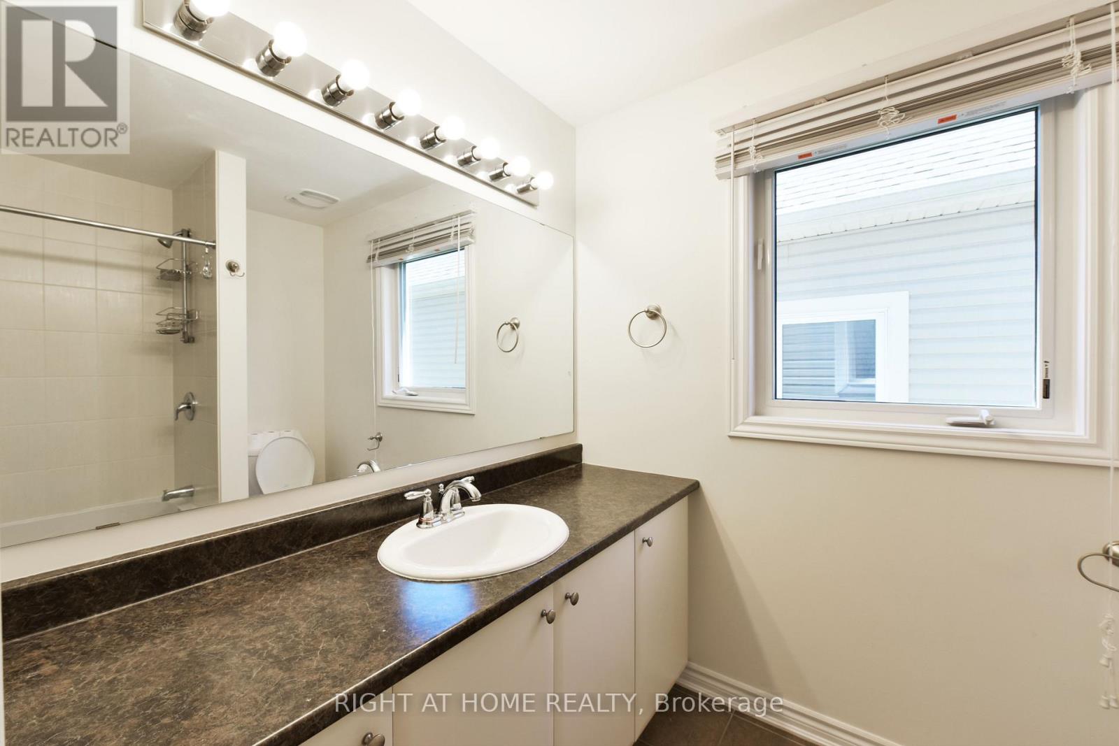 3 Bed, 3 Bath House for Rent in Ottawa – 348 GALLANTRY WAY, Ottawa – MLS# X13074400 - Image 24