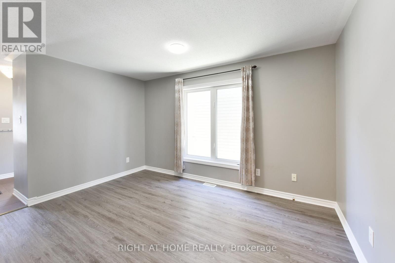 3 Bed, 3 Bath House for Rent in Ottawa – 348 GALLANTRY WAY, Ottawa – MLS# X13074400 - Image 7