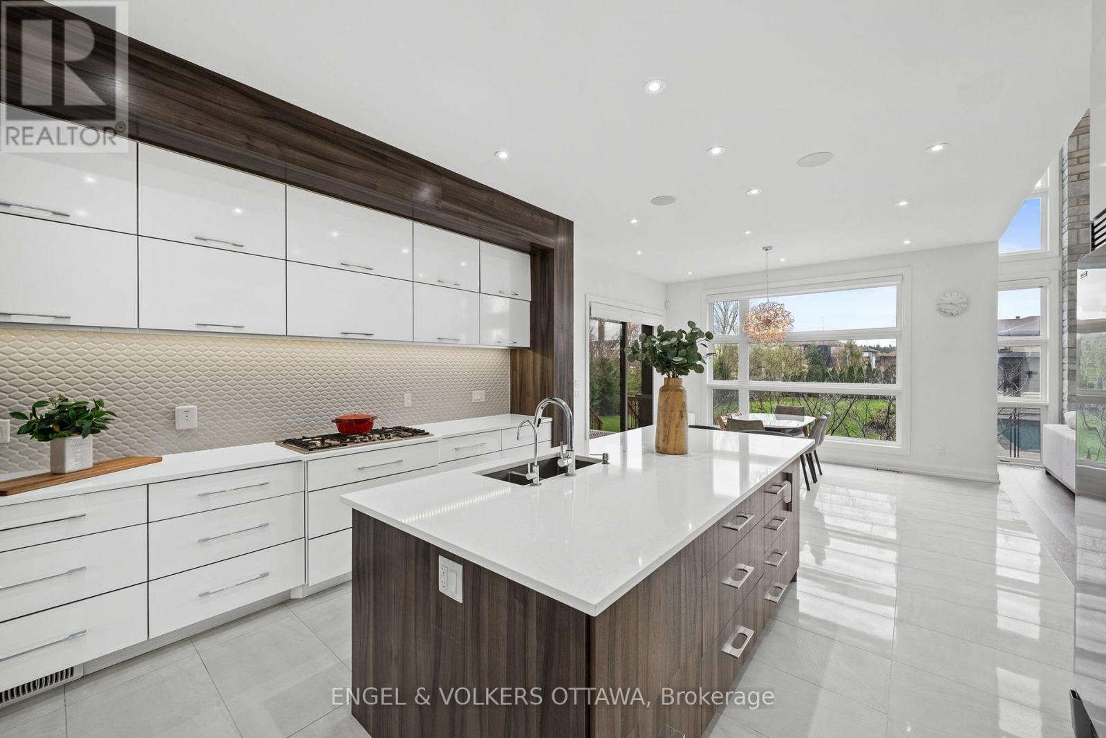 132 DUNBLANE WAY - 10