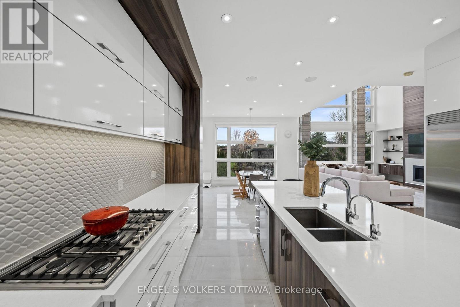 132 DUNBLANE WAY - 12
