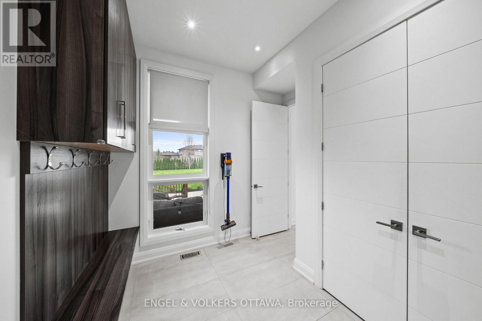 132 DUNBLANE WAY - 22