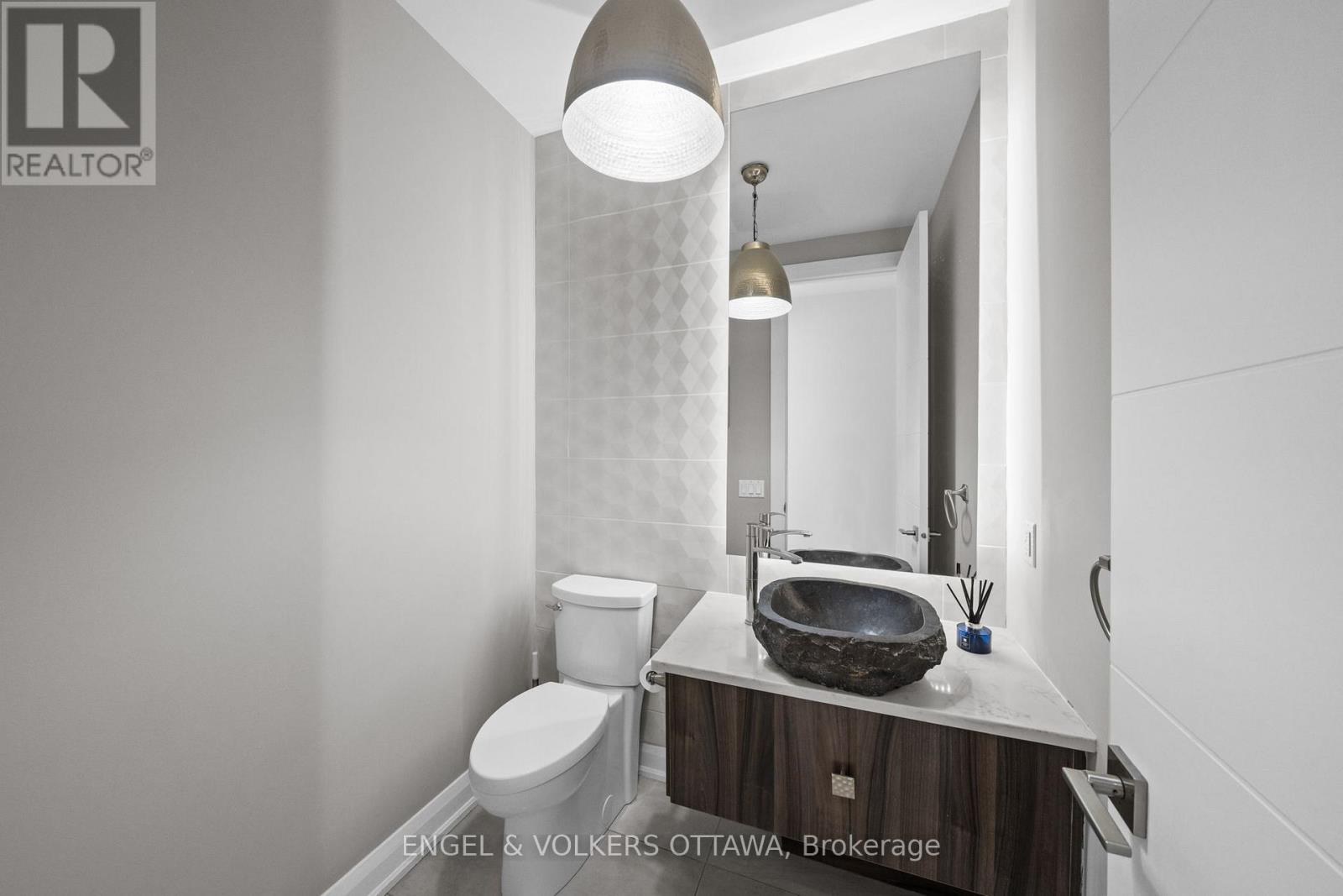 132 DUNBLANE WAY - 23