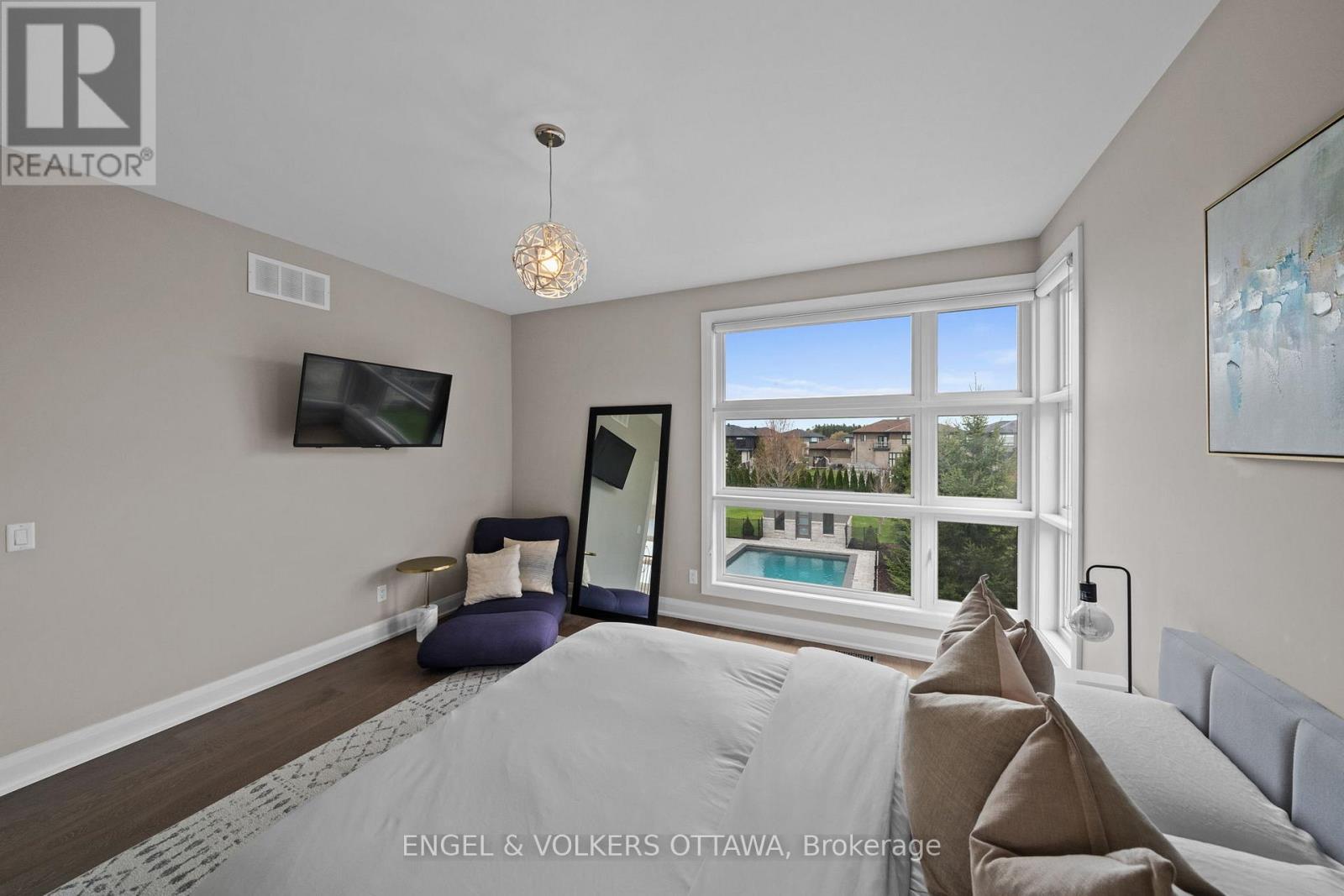 132 DUNBLANE WAY - 28