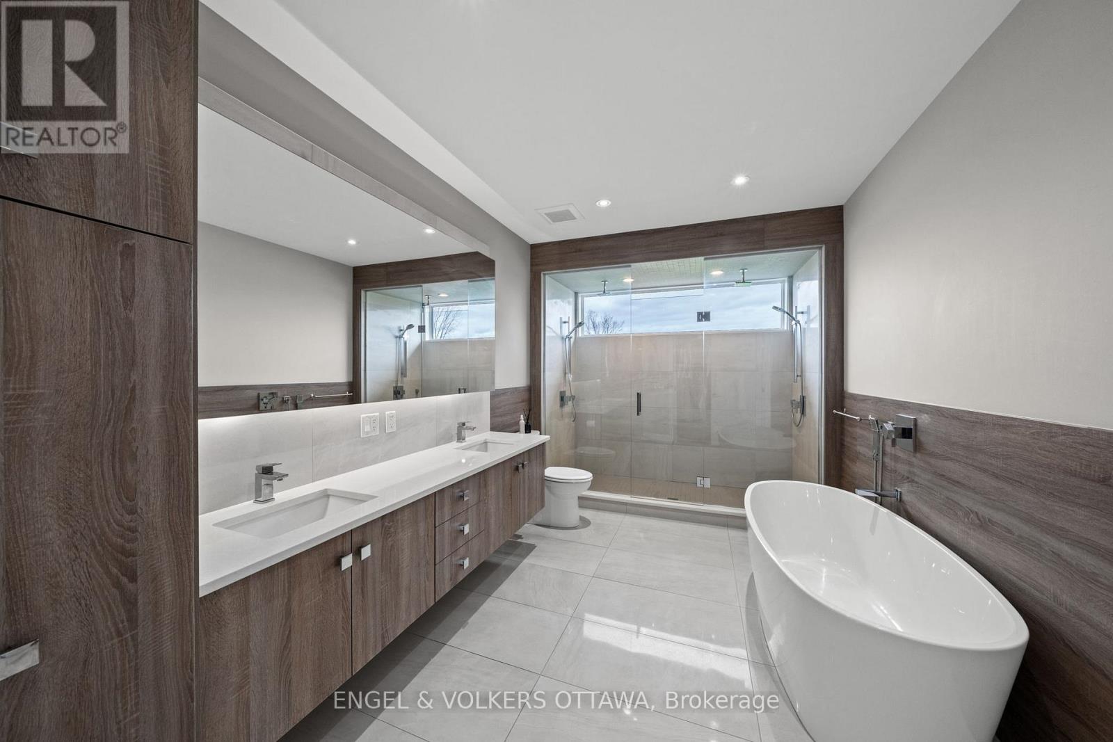 132 DUNBLANE WAY - 32