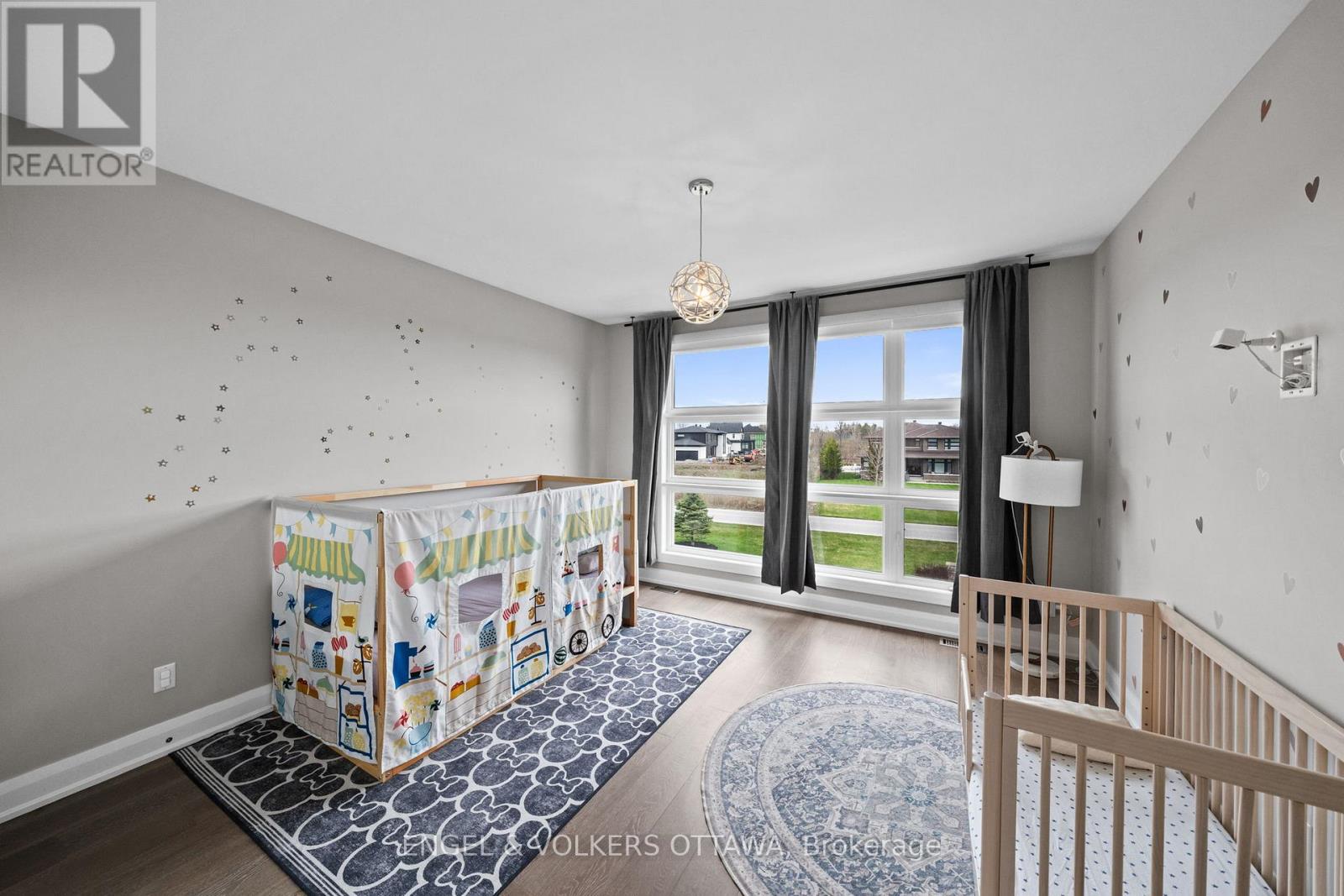 132 DUNBLANE WAY - 34
