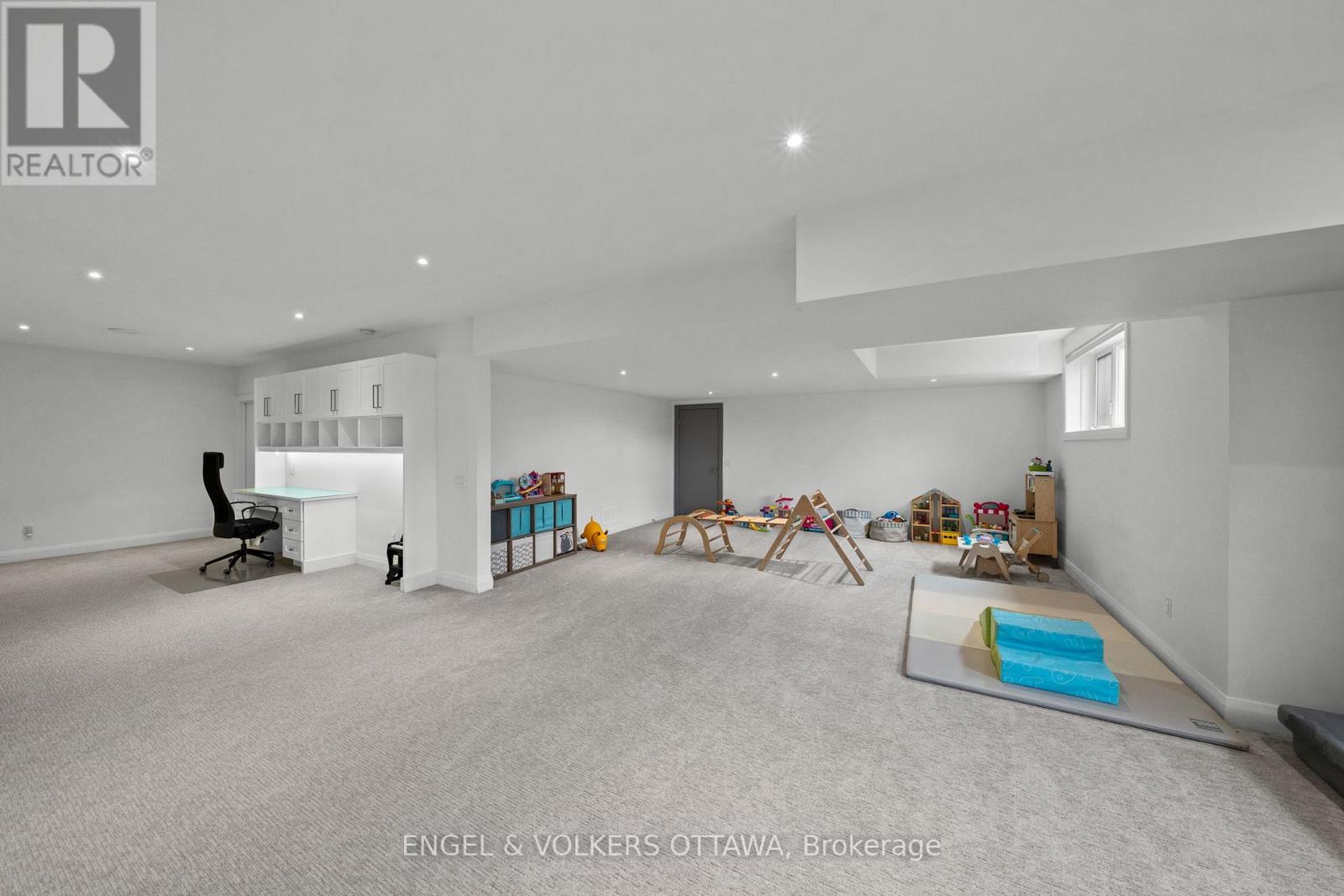 132 DUNBLANE WAY - 39