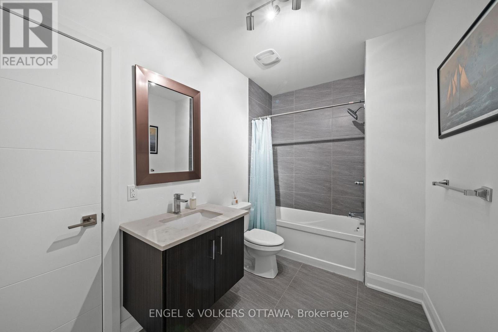 132 DUNBLANE WAY - 40