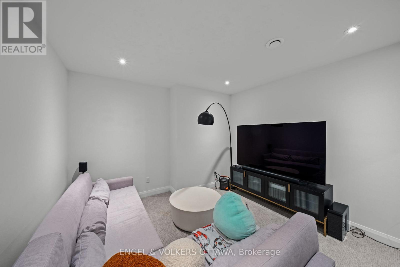 132 DUNBLANE WAY - 41
