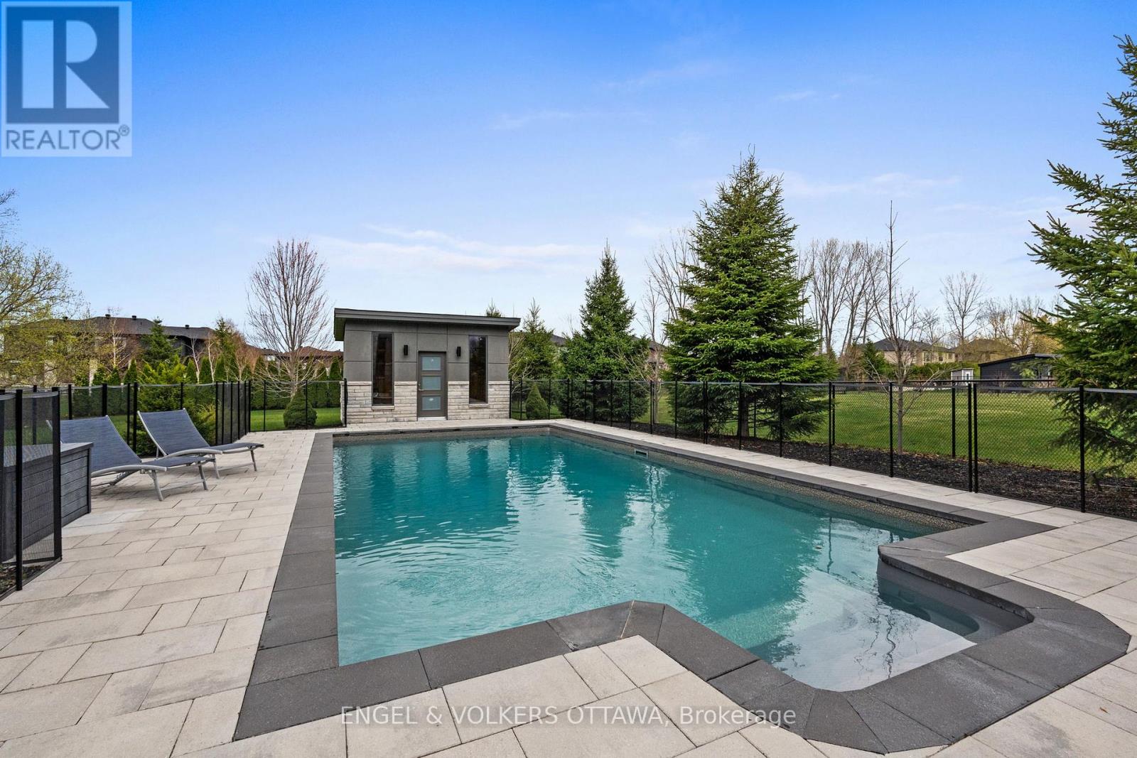 132 DUNBLANE WAY - 46