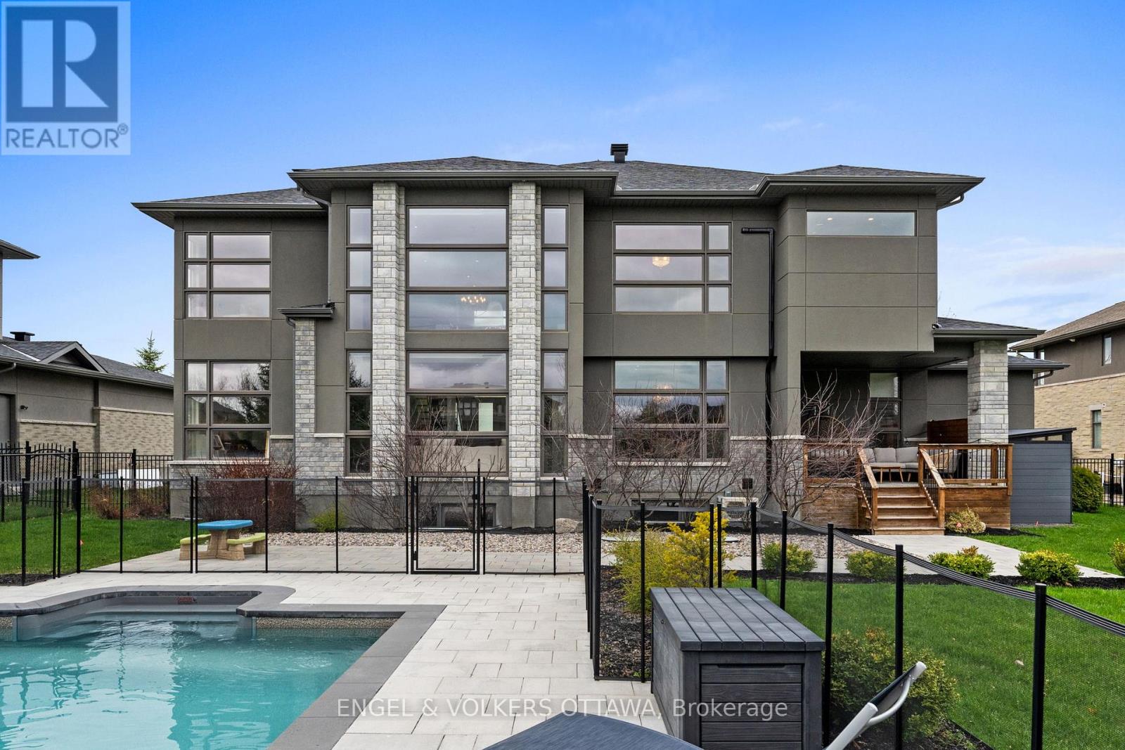 132 DUNBLANE WAY - 48
