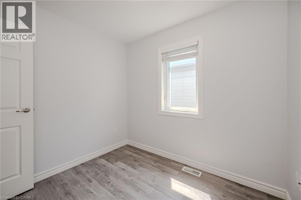 10B LLOYD Street Unit# Upper, St. Catharines, Ontario, L2S2N8 — Photo 32