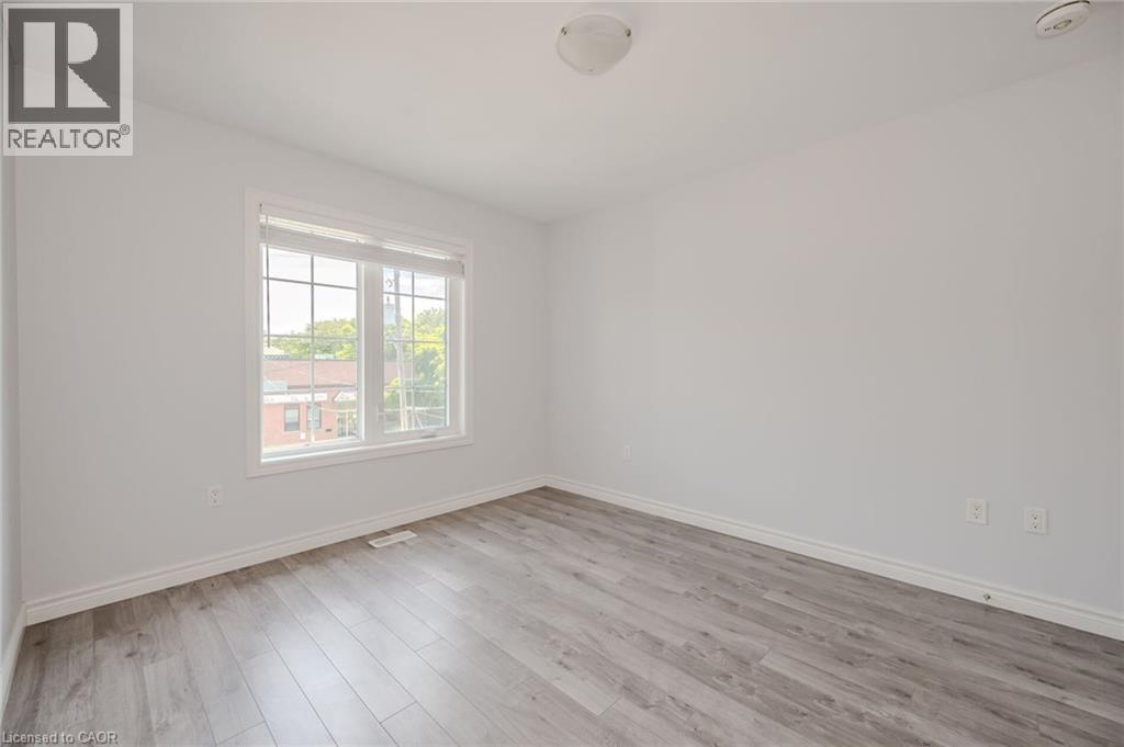 10B LLOYD Street Unit# Upper, St. Catharines, Ontario, L2S2N8 — Photo 37