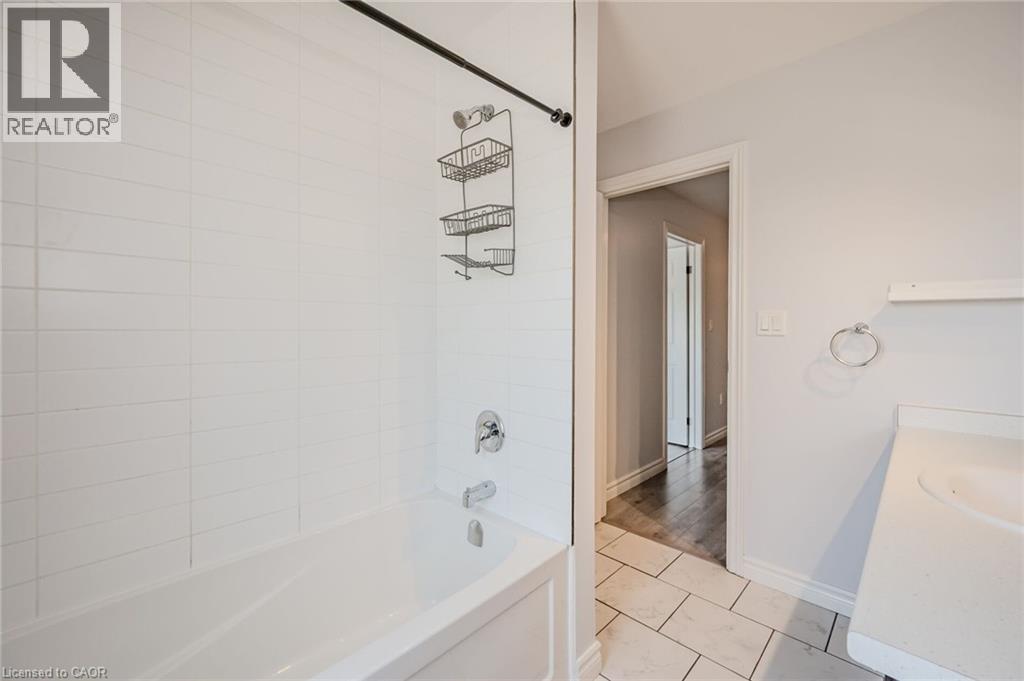 10B LLOYD Street Unit# Upper, St. Catharines, Ontario, L2S2N8 — Photo 42