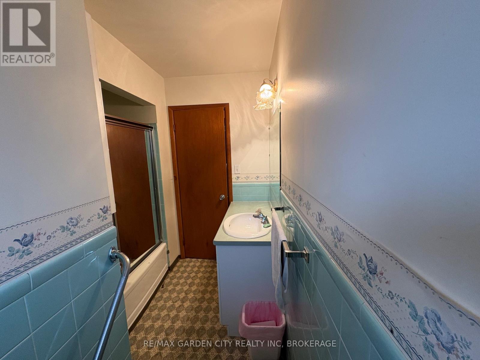 69 STRATHMORE CRESCENT - 27