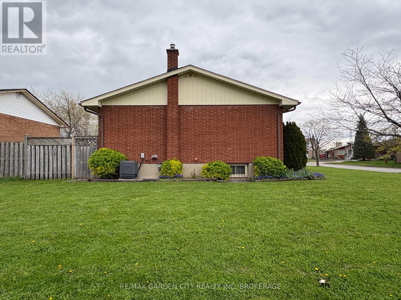 69 STRATHMORE CRESCENT - 6