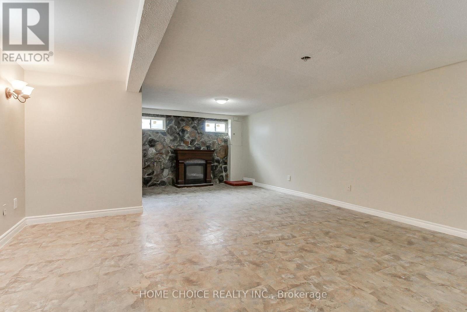 140 MICHAEL BOULEVARD - 33