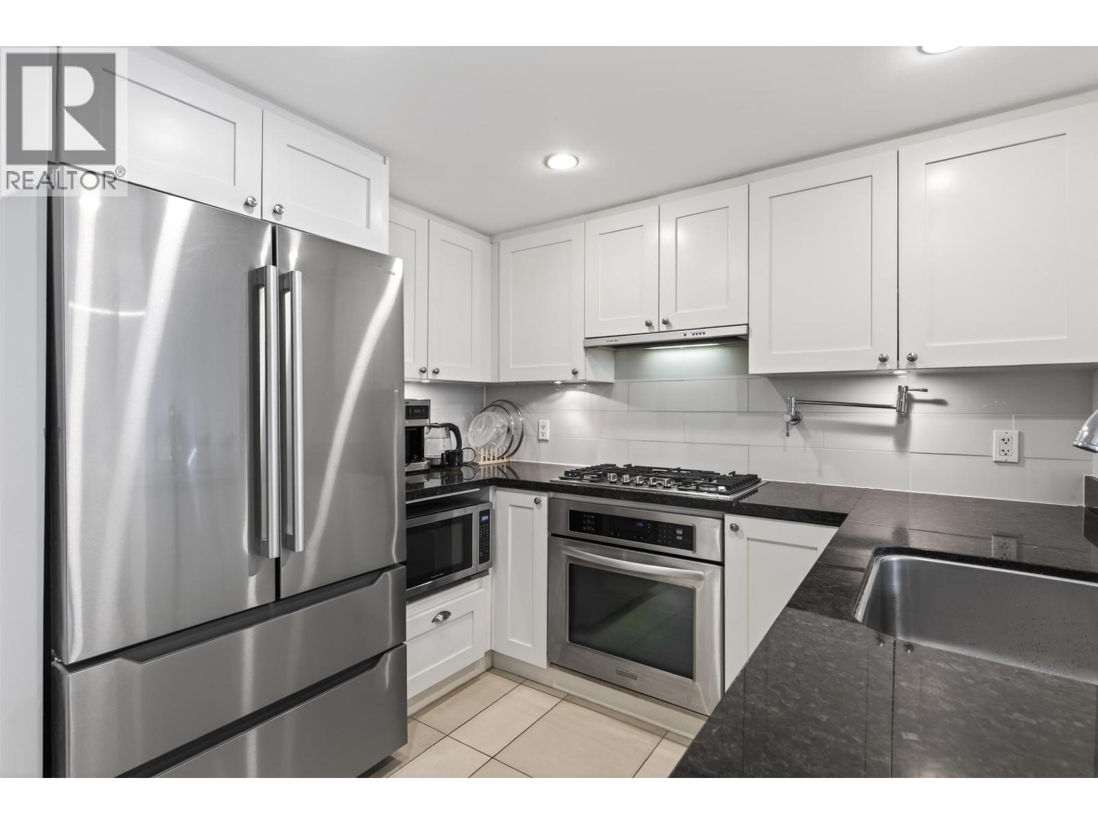 #208-9373 HEMLOCK Drive, Richmond