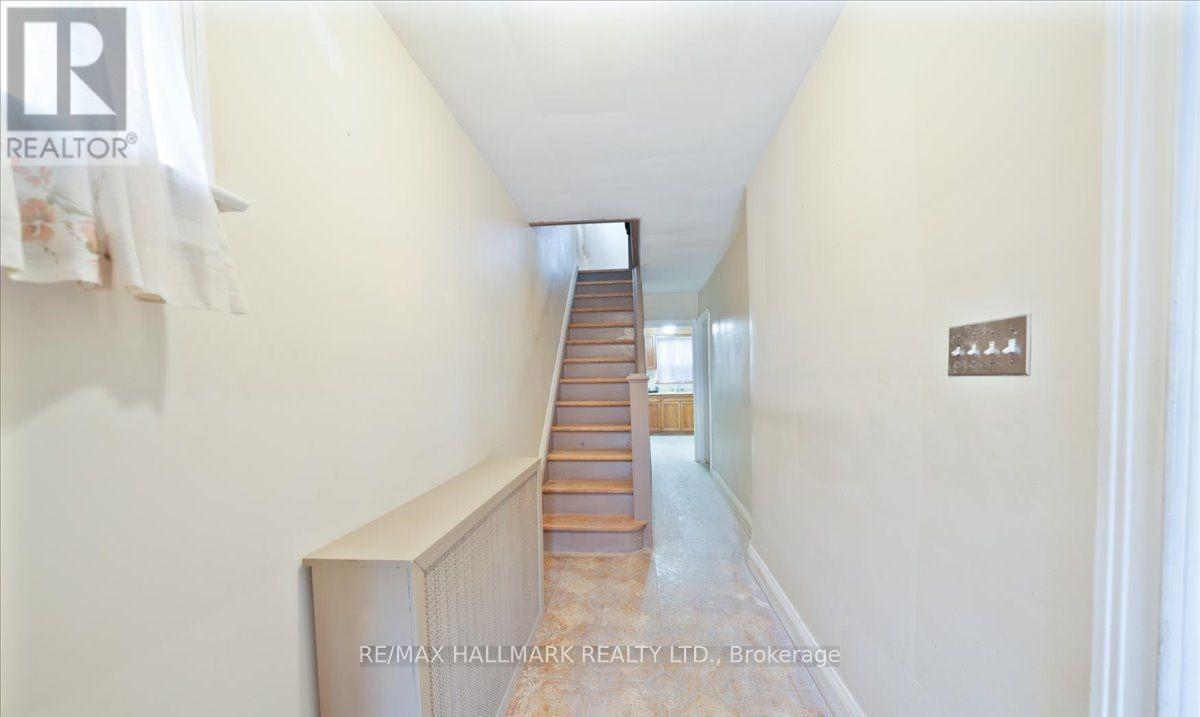 39 LANARK AVENUE - 6