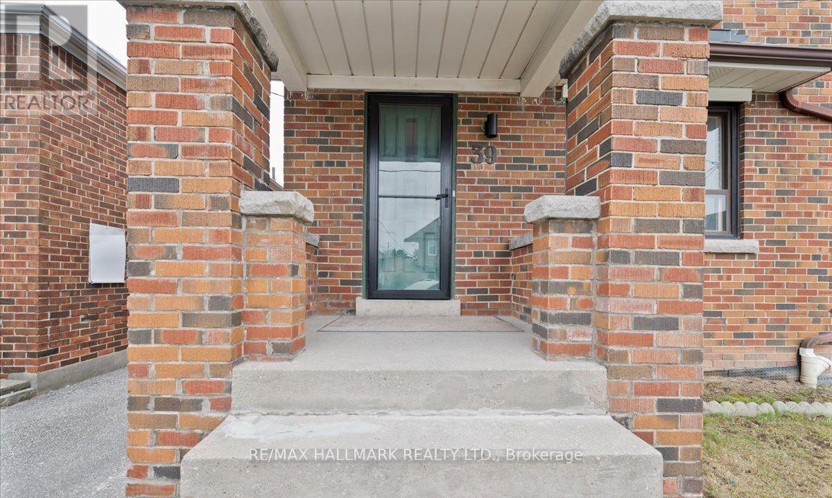 39 LANARK AVENUE - 5