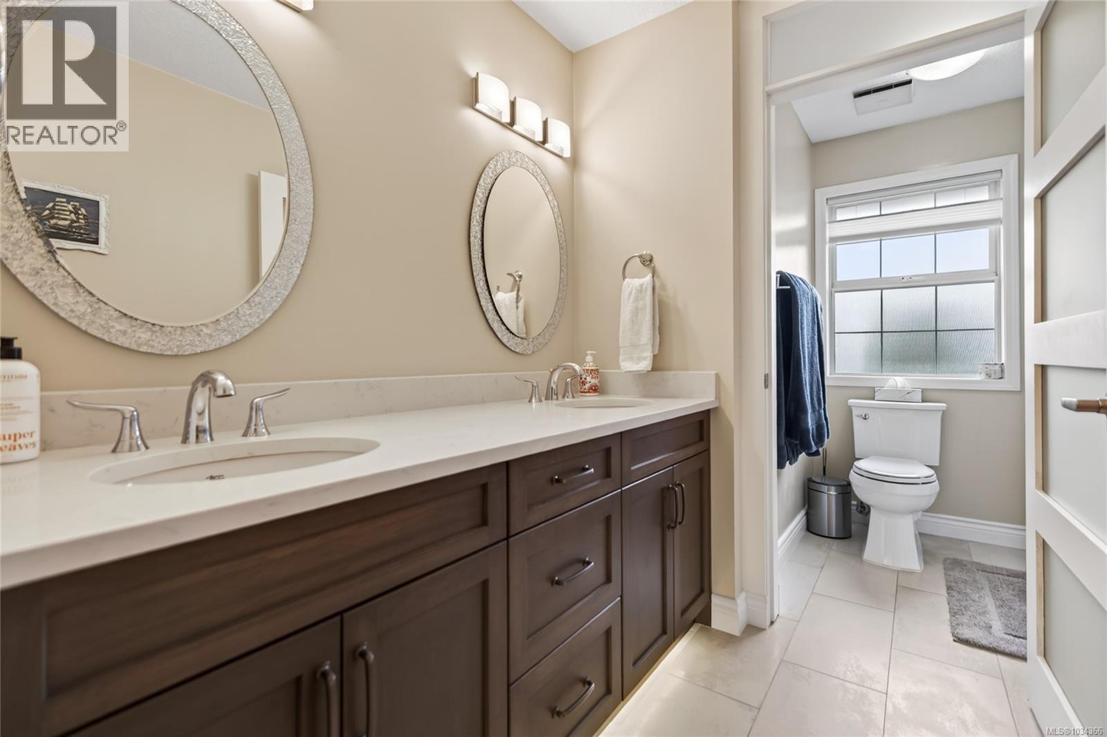 1015 Kingsley Cres - 25