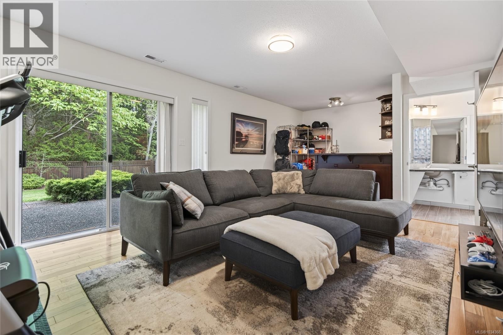 1015 Kingsley Cres - 12