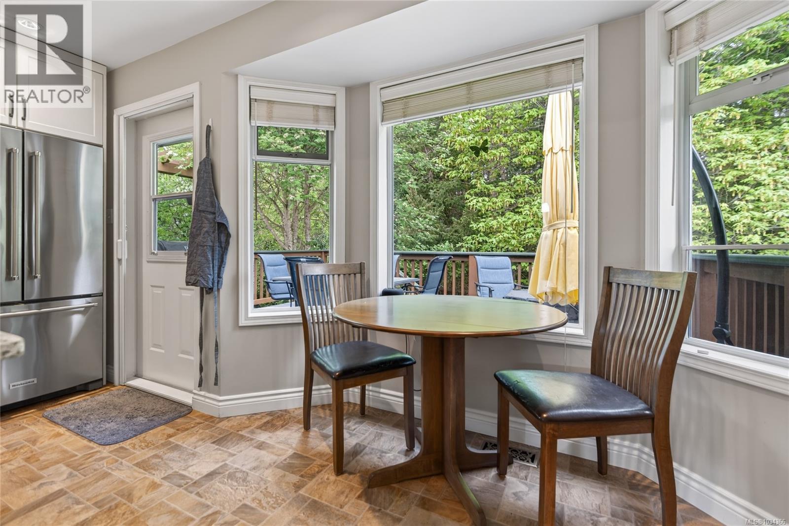 1015 Kingsley Cres - 9