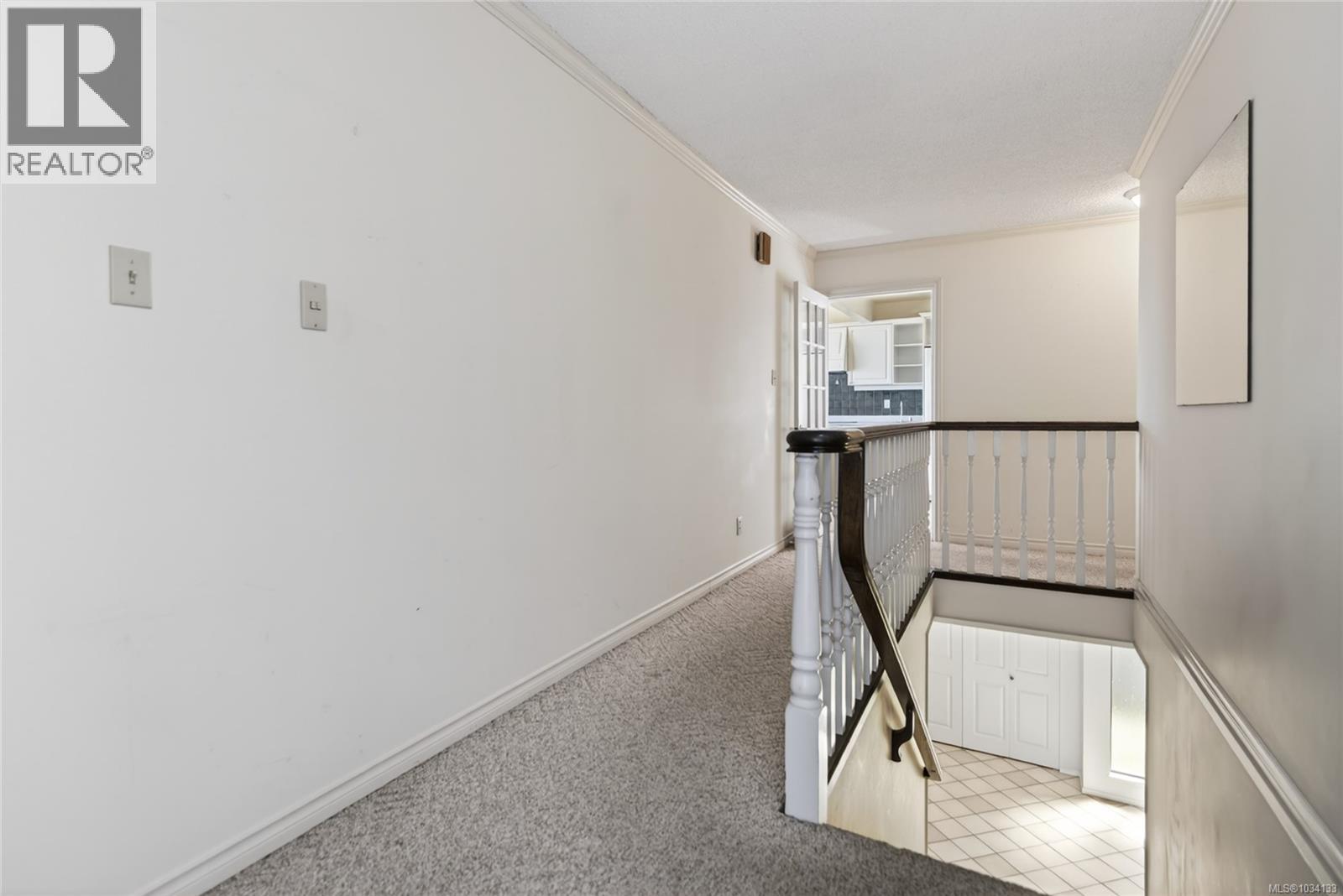 3643 Island Hwy S - 37
