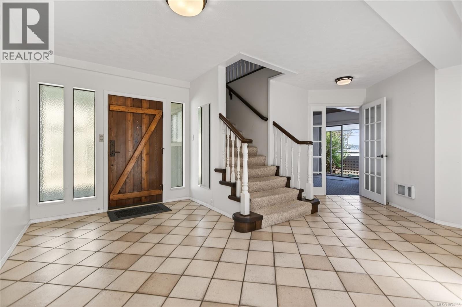 3643 Island Hwy S - 39
