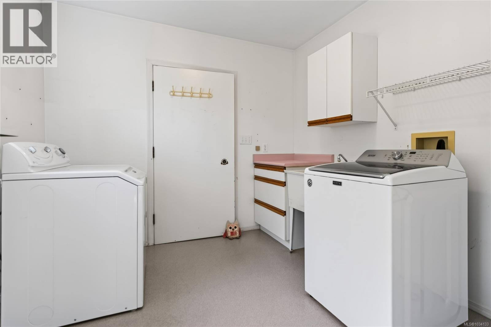 3643 Island Hwy S - 42