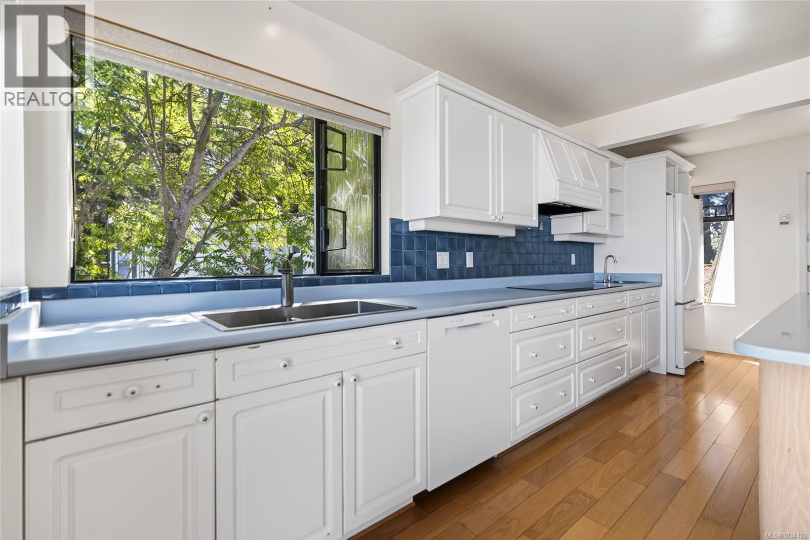 3643 Island Hwy S - 6