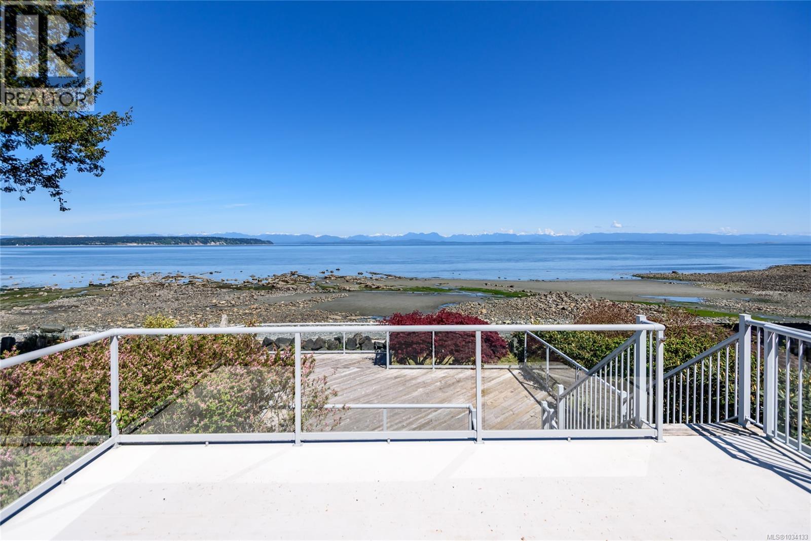 3643 Island Hwy S - 67