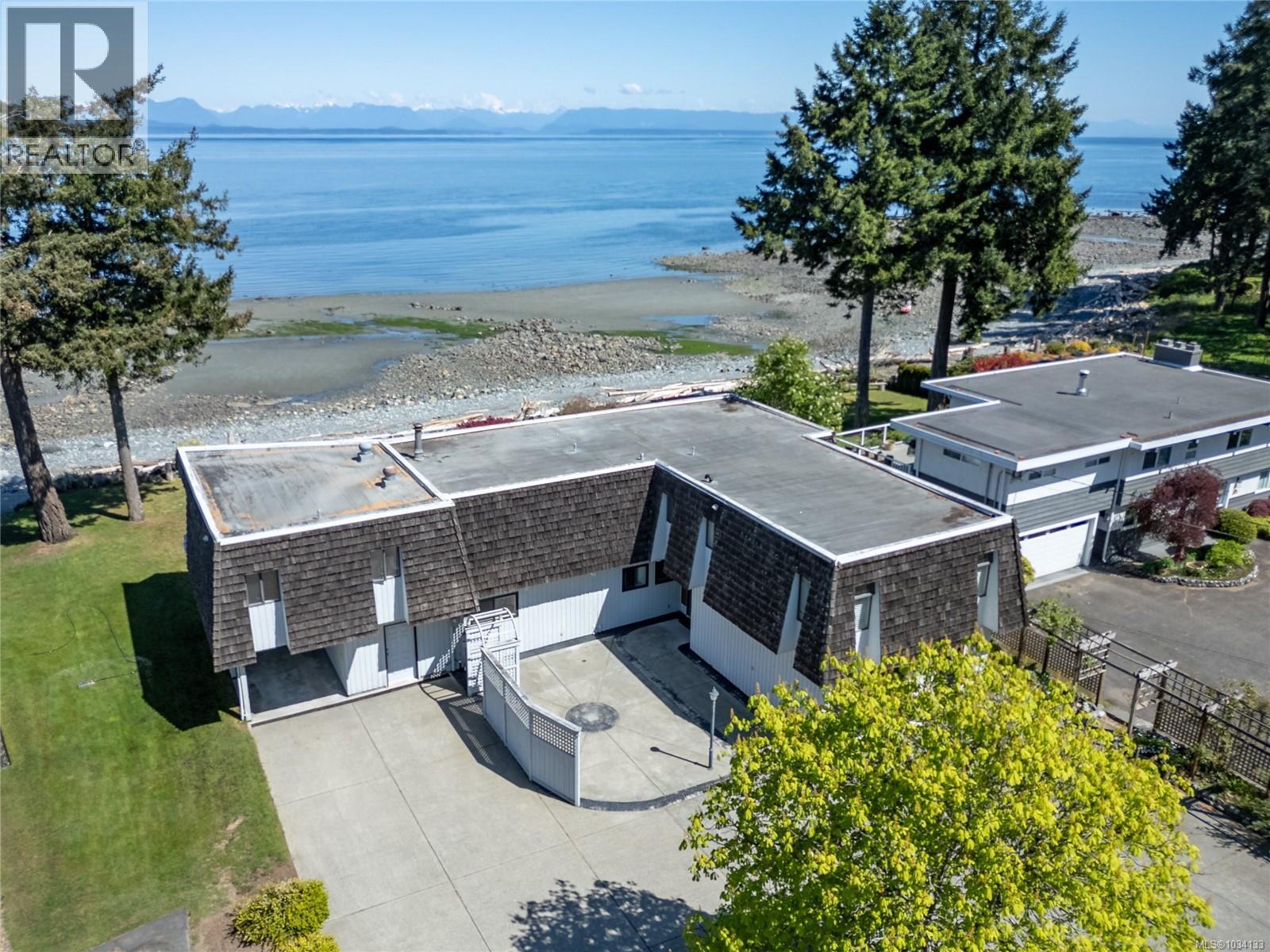 3643 Island Hwy S - 70