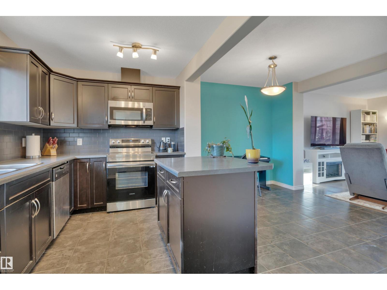 355 SECORD BV NW, Edmonton