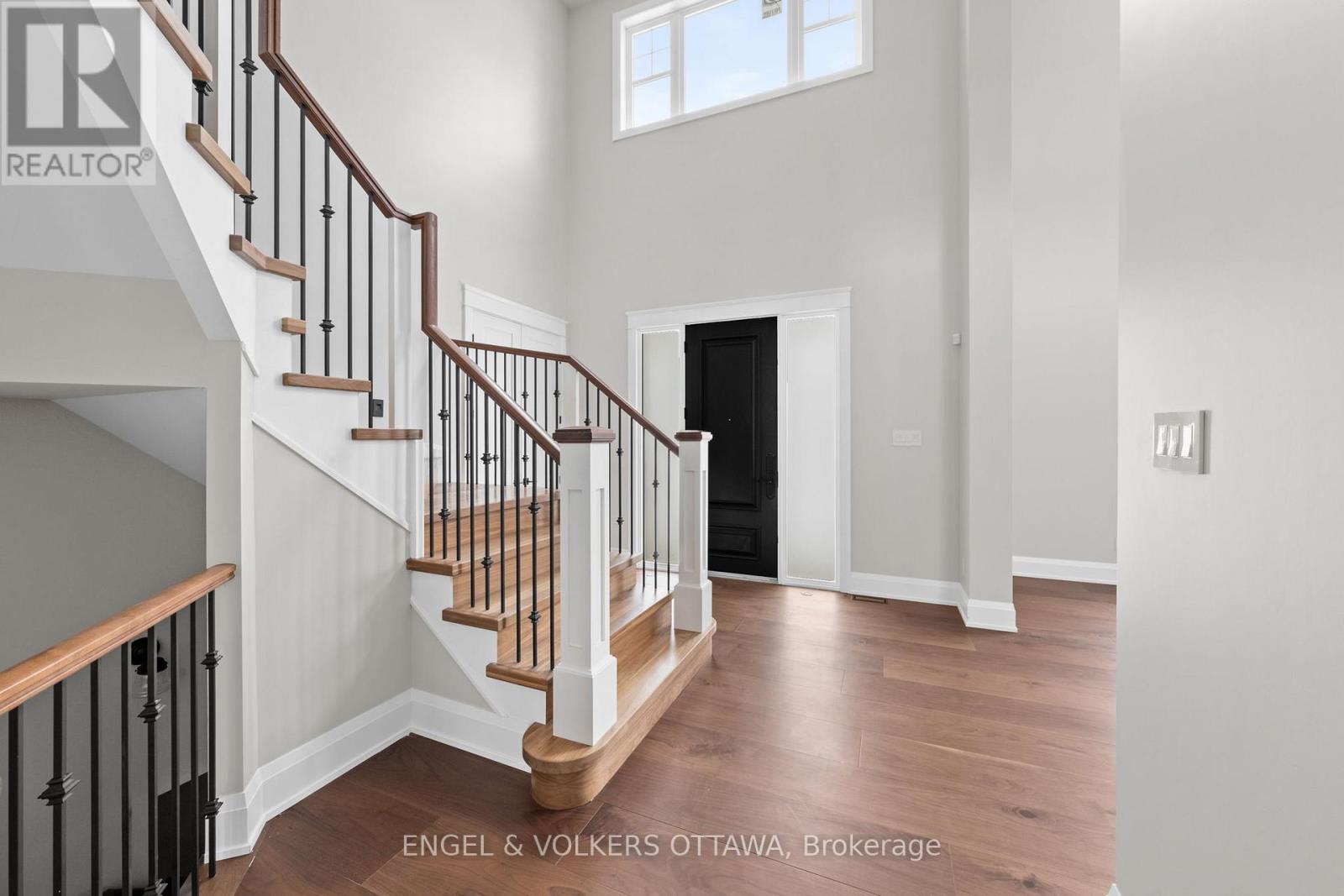 432 ASHBEE COURT - 2