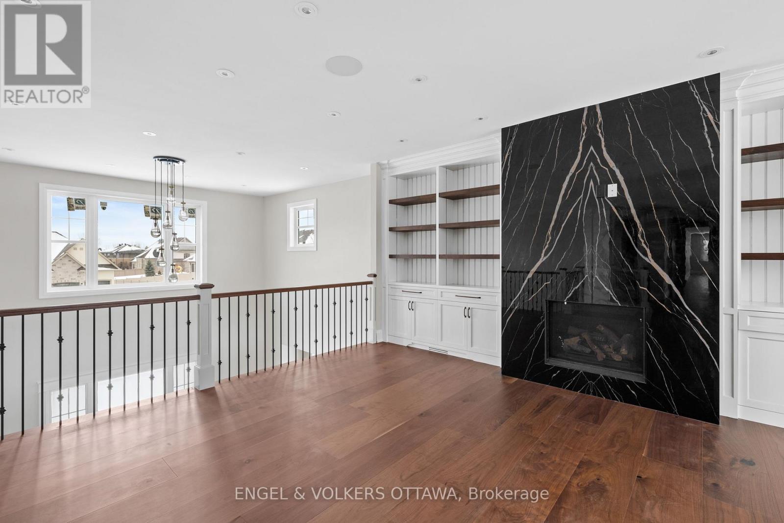 432 ASHBEE COURT - 35