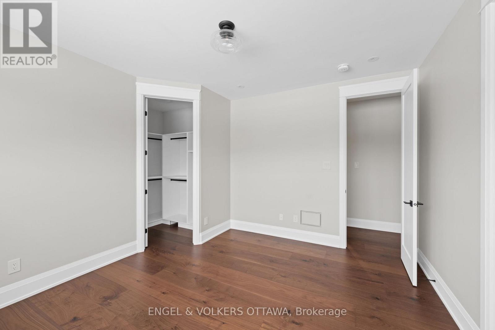 432 ASHBEE COURT - 40