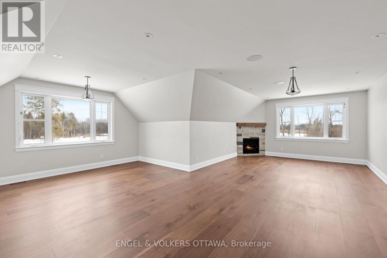 432 ASHBEE COURT - 42