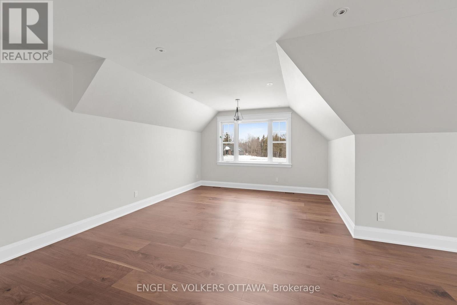 432 ASHBEE COURT - 46