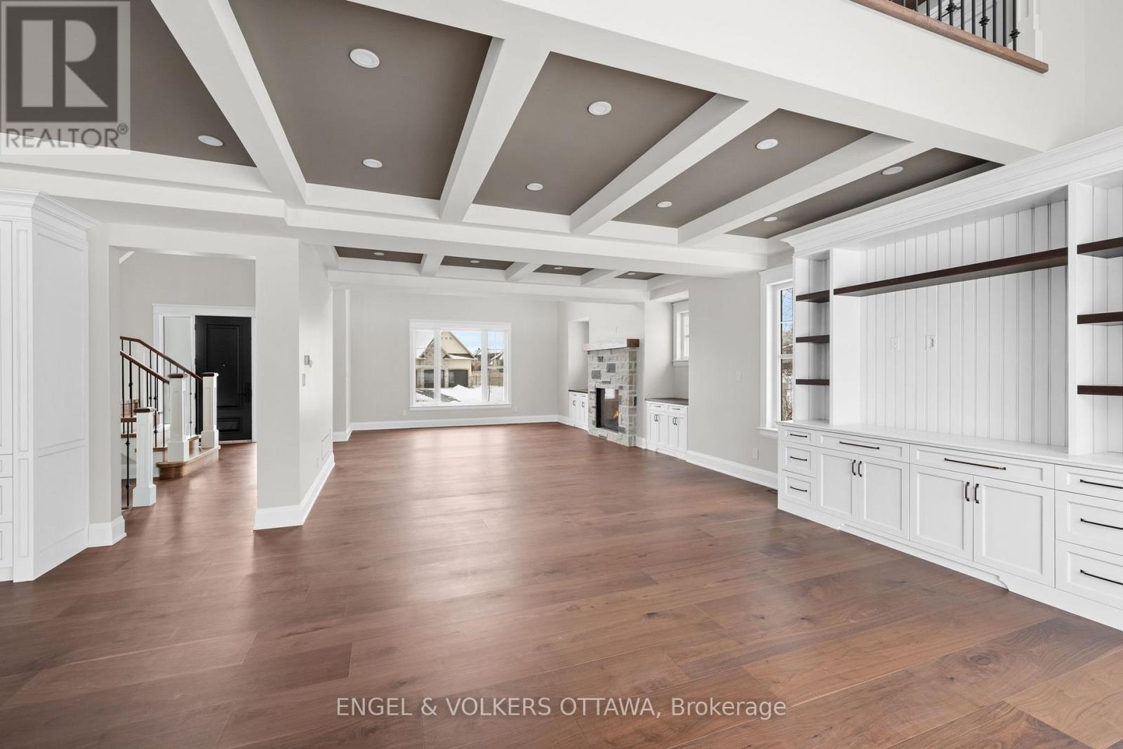 432 ASHBEE COURT - 7
