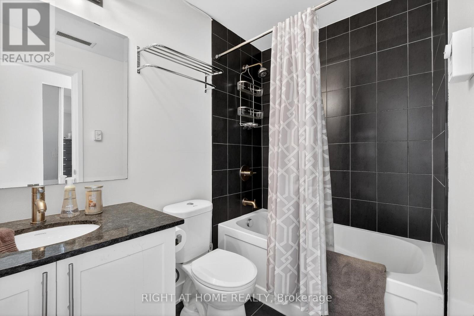 #806 118 HOLMWOOD AVENUE - 14