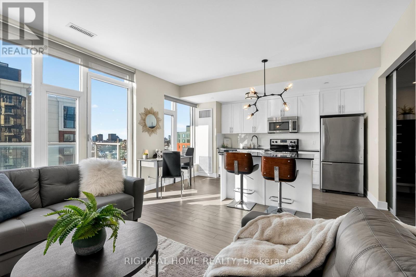#806 118 HOLMWOOD AVENUE - 7