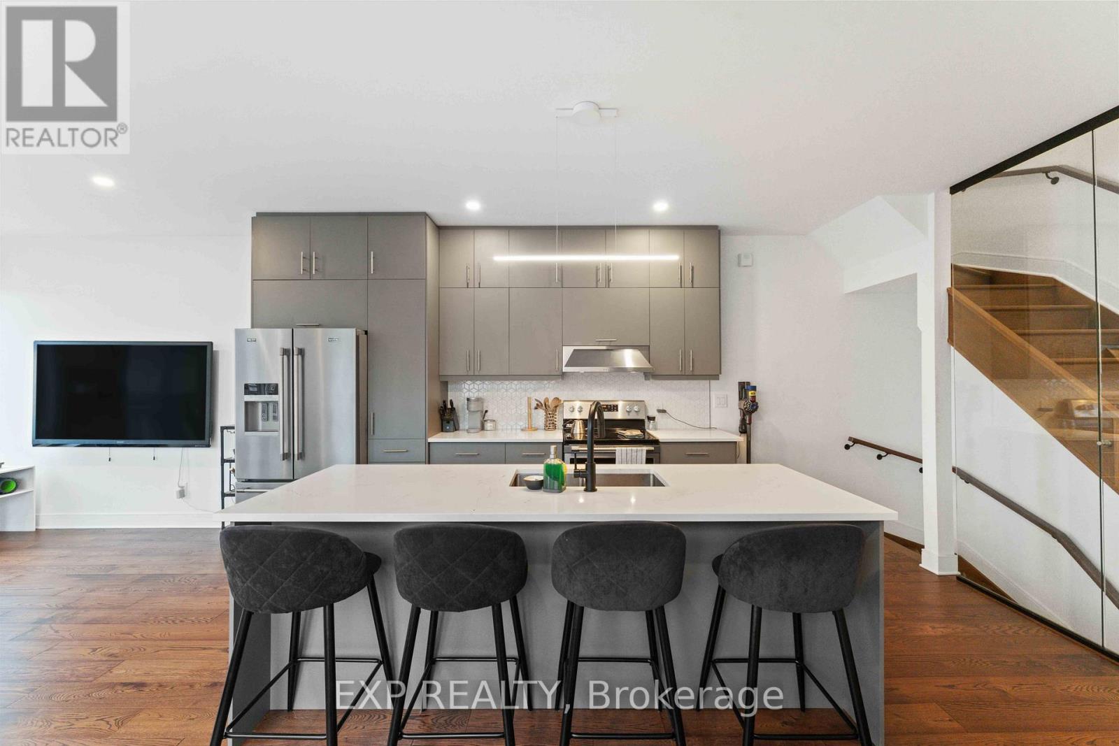 9 ANDERSON STREET - 10