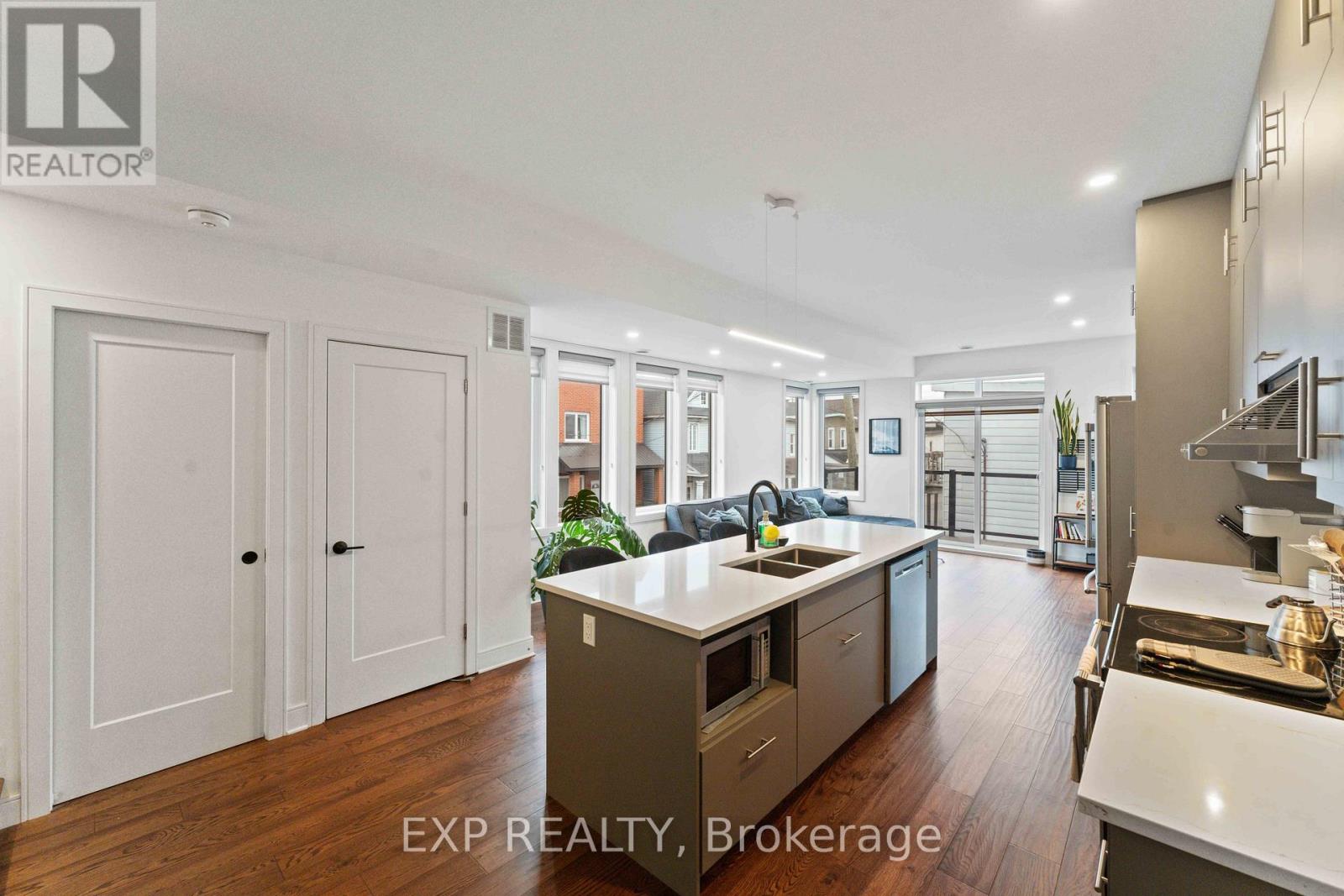 9 ANDERSON STREET - 3