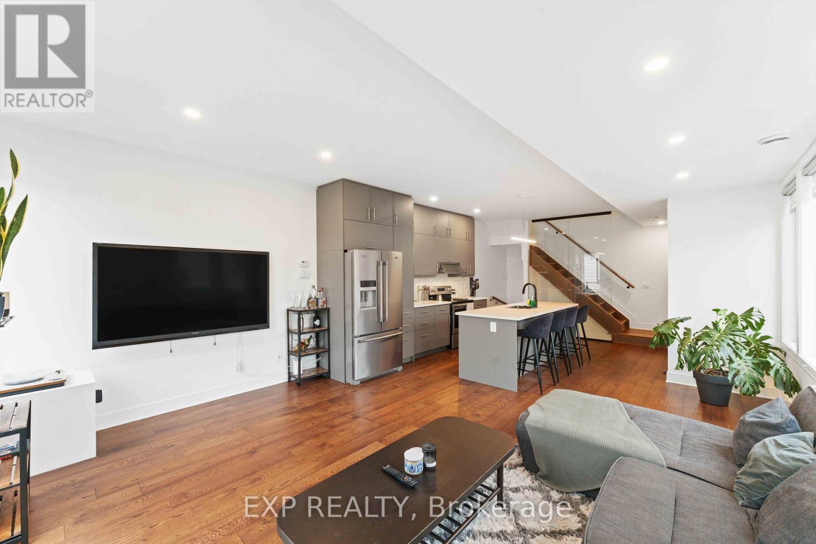 9 ANDERSON STREET - 4