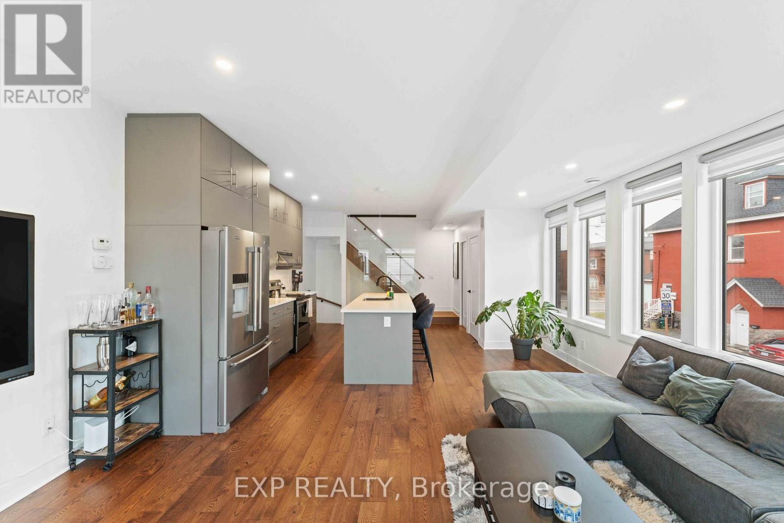9 ANDERSON STREET - 5