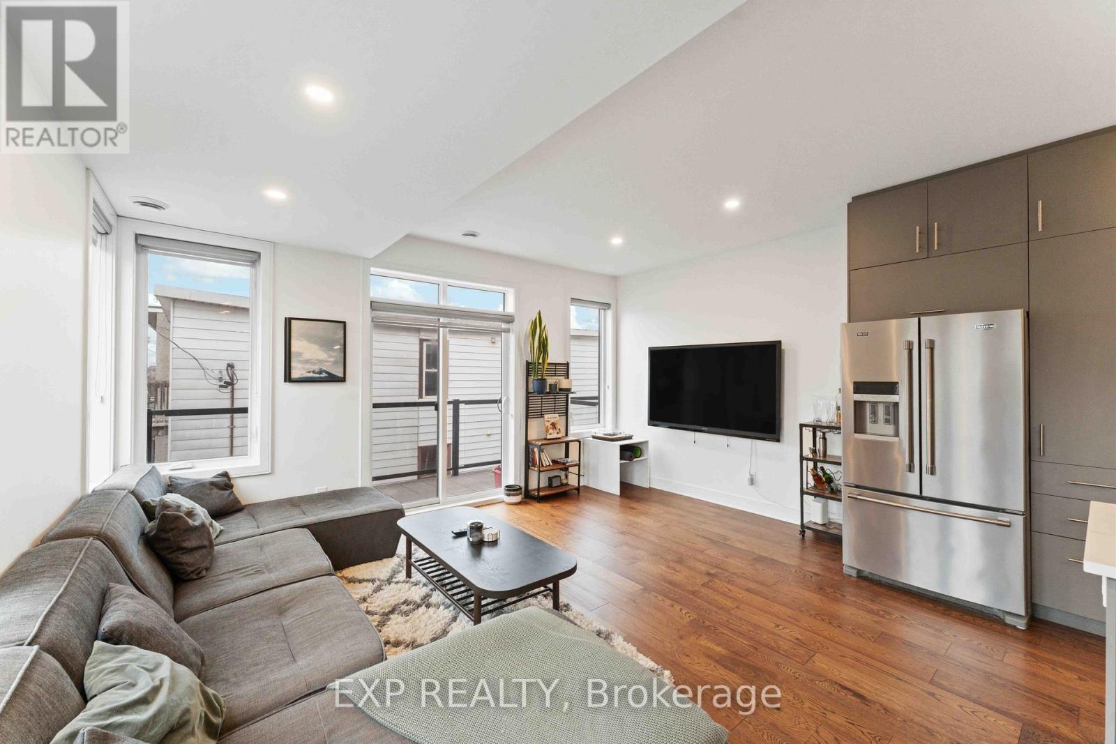 9 ANDERSON STREET - 6